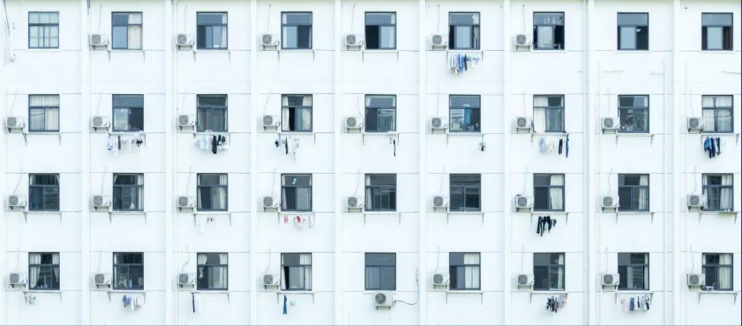 在監獄裏，換監室是挺正常的事兒