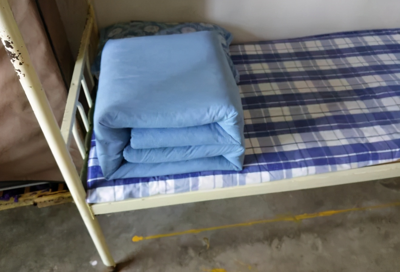 在監獄裏，換監室是挺正常的事兒